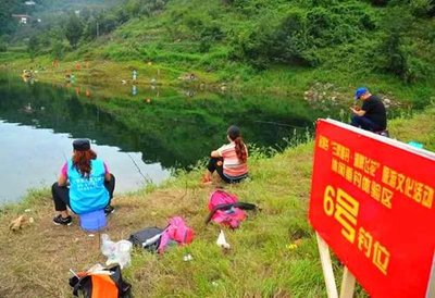 休闲垂钓。图片由利州区旅游局提供。 休闲垂钓。图片由利州区旅游局提供。
