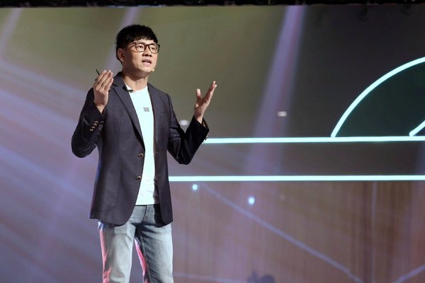 东呈国际集团创始人、董事长兼CEO 程新华在“橙呈节”上