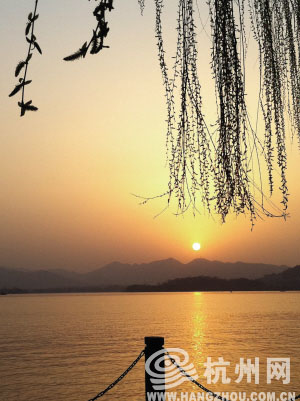 到杭州西湖欣赏世界最美落日