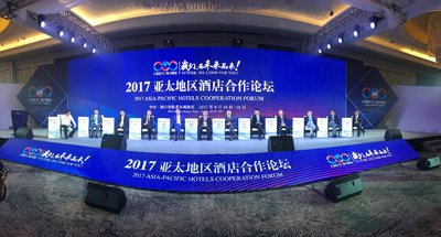 领导圆桌会谈照片 领导圆桌会谈照片