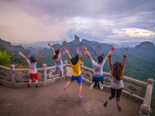 高考学子可免费游丹霞山