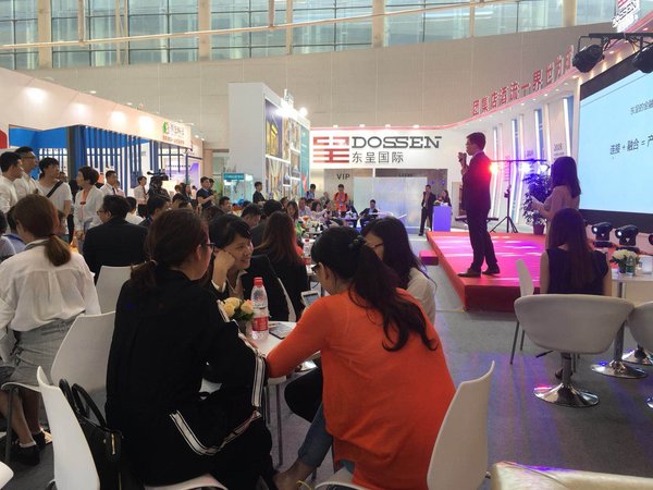 东呈国际展位人潮涌动 东呈国际展位人潮涌动