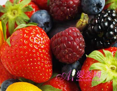 草莓10大食疗方 治干咳补血功效多